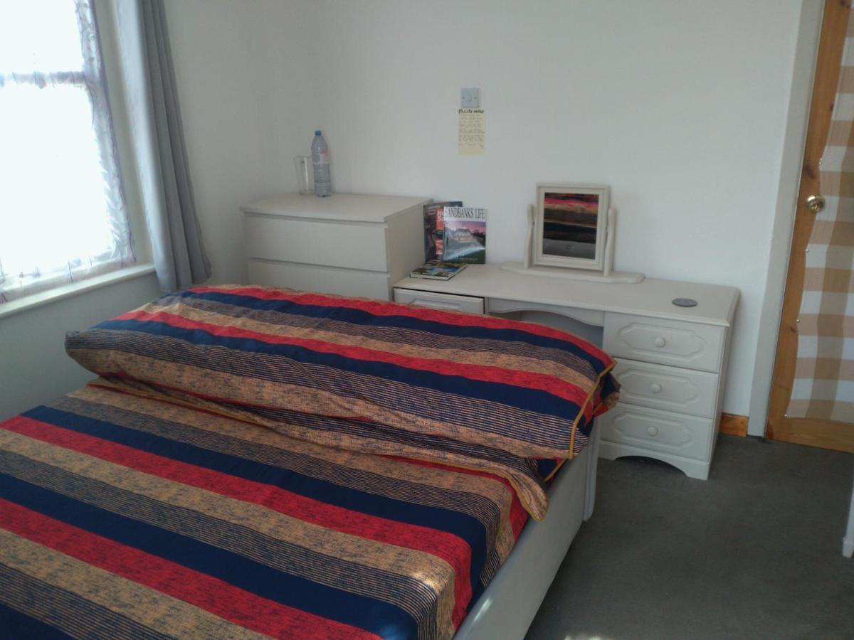 South Coast Guest With Free Parking Пул