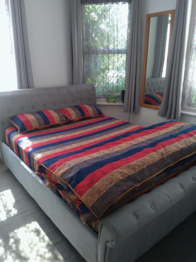 Проживание в семье South Coast Guest With Free Parking Пул