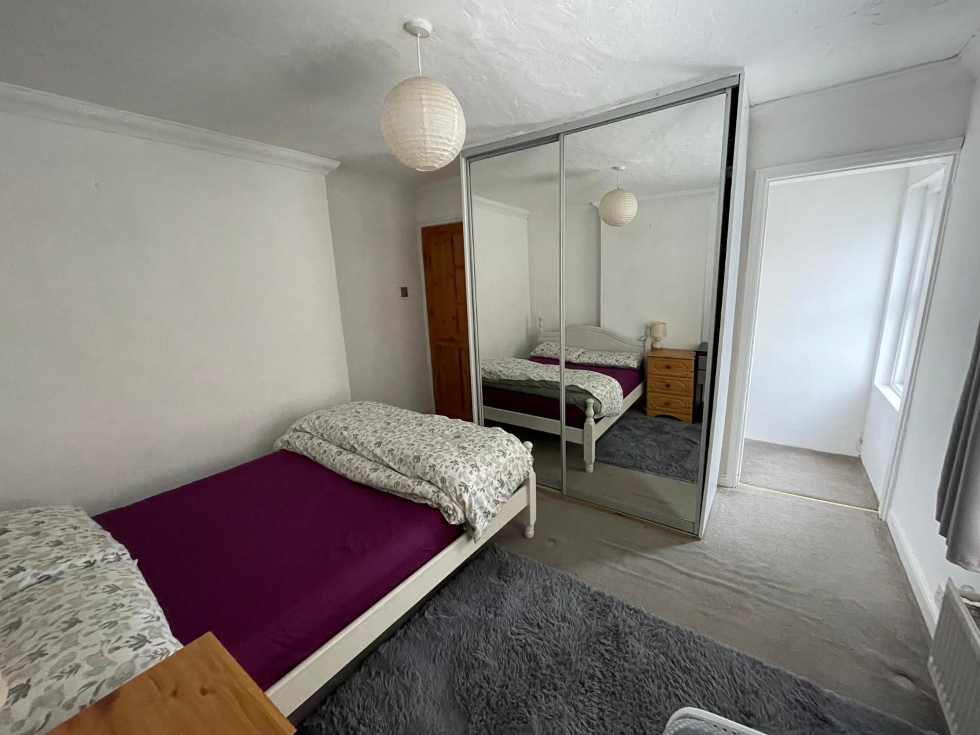 South Coast Guest With Free Parking Пул