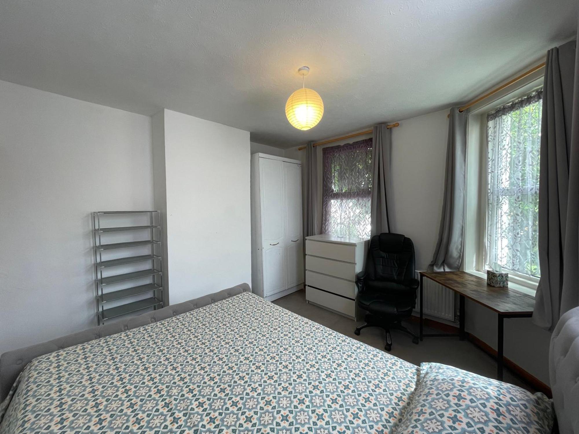 Проживание в семье South Coast Guest With Free Parking