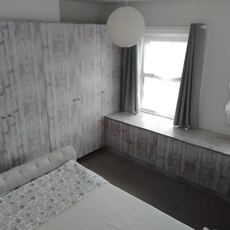 South Coast Guest Rooms With Free Parking Poole Exterior photo