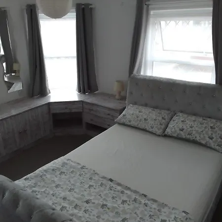South Coast Guest Rooms With Free Parking Poole Exterior photo
